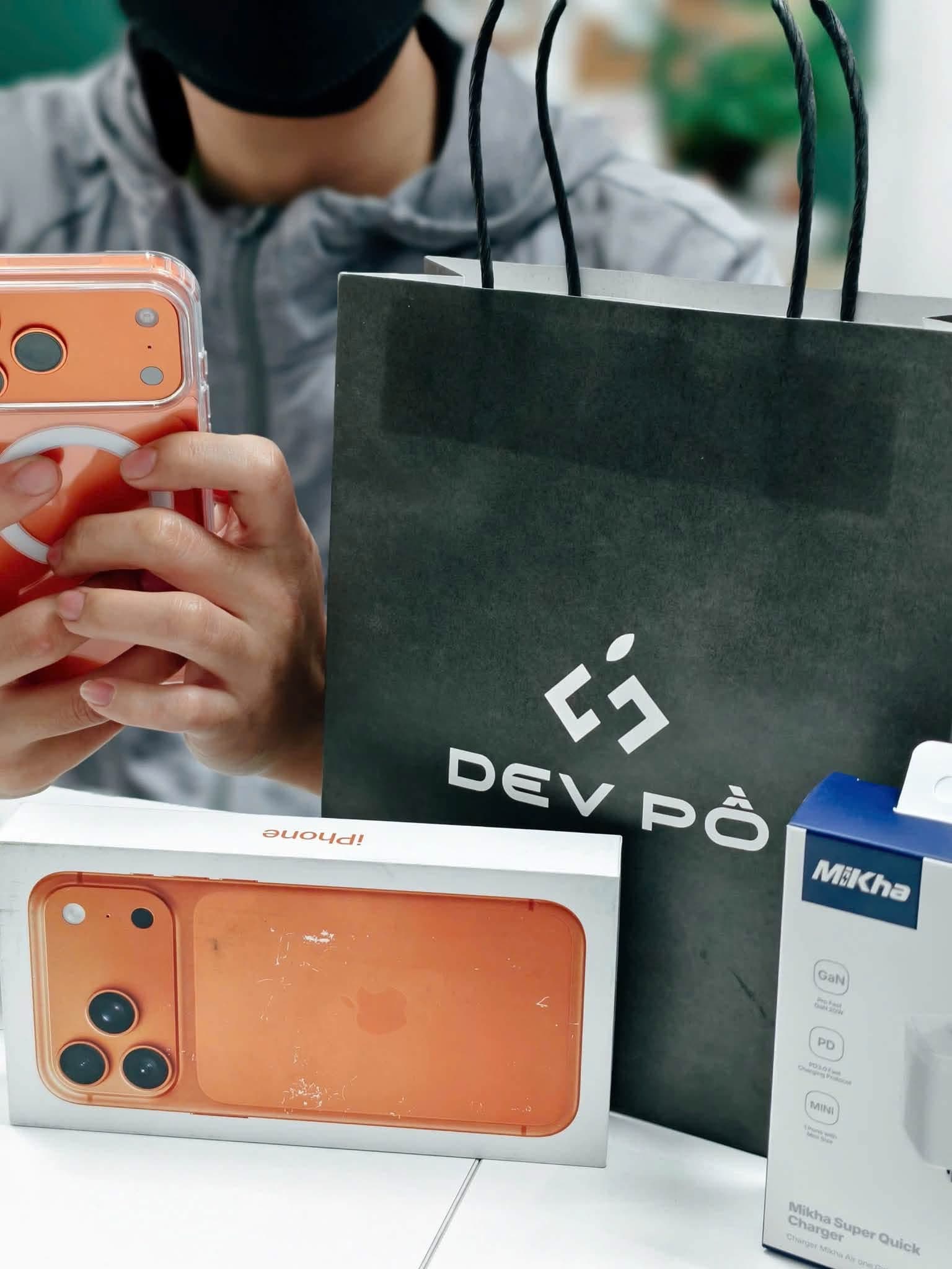 Khách hàng tin tưởng mua iPhone Lock Dev Pồ