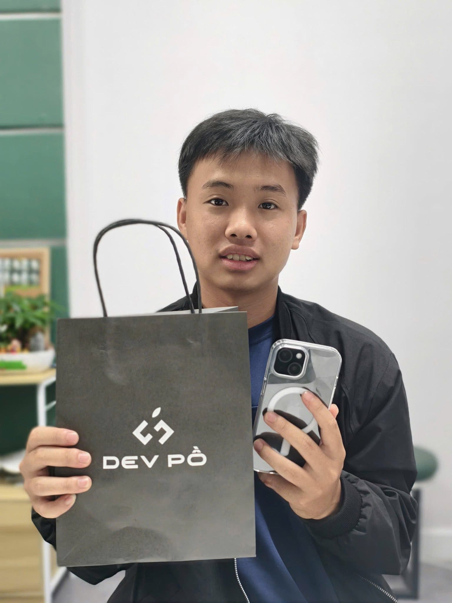 Feedback iPhone Pro Max Lock pin 100% tại Dev Pồ